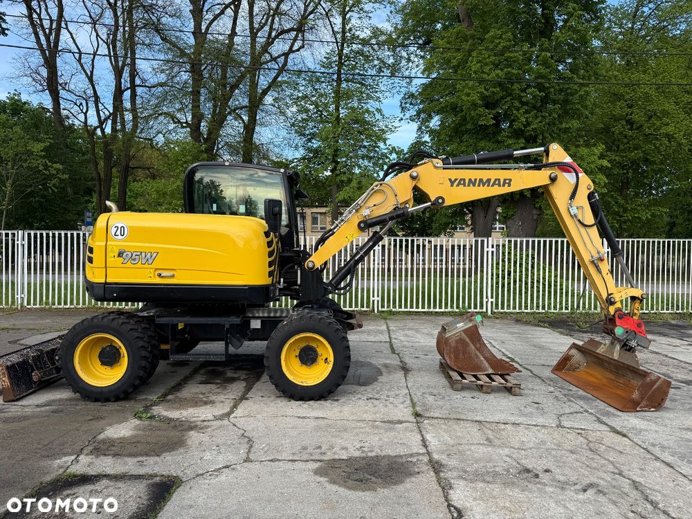 Yanmar Koparka kołowa B95W - 2