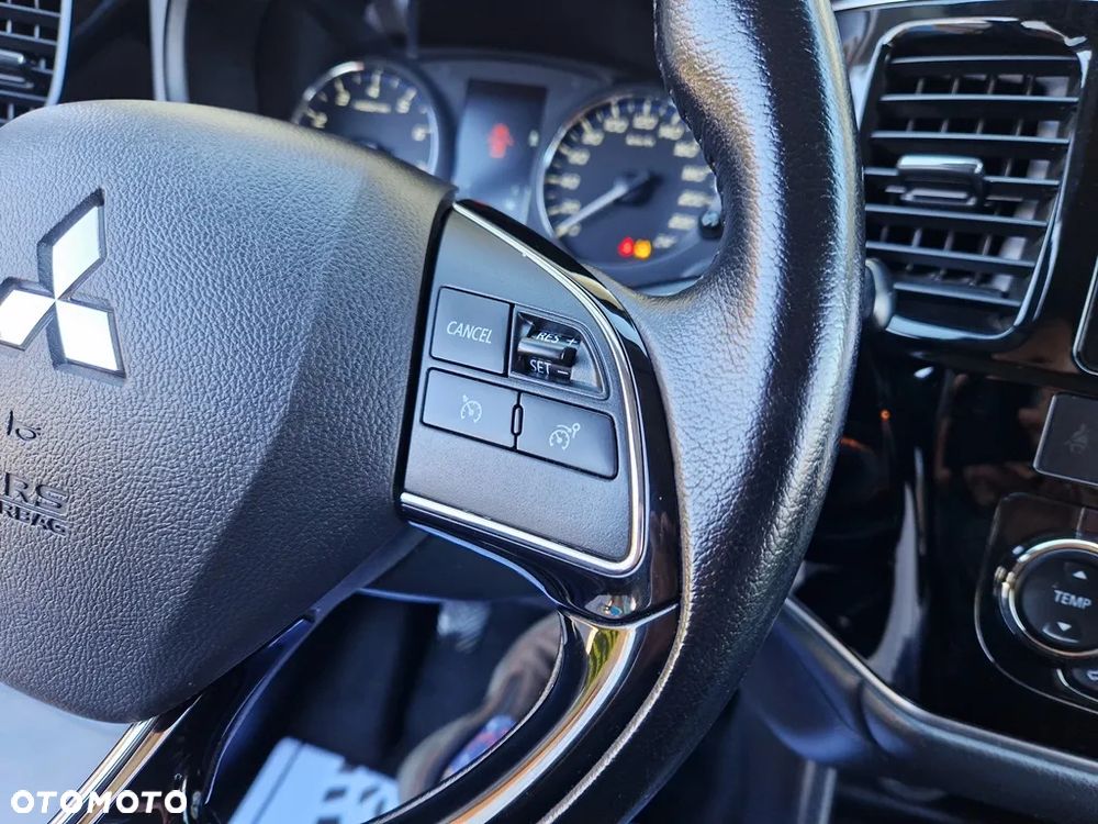 Mitsubishi Outlander 2.0 2WD SUV-Star - 30