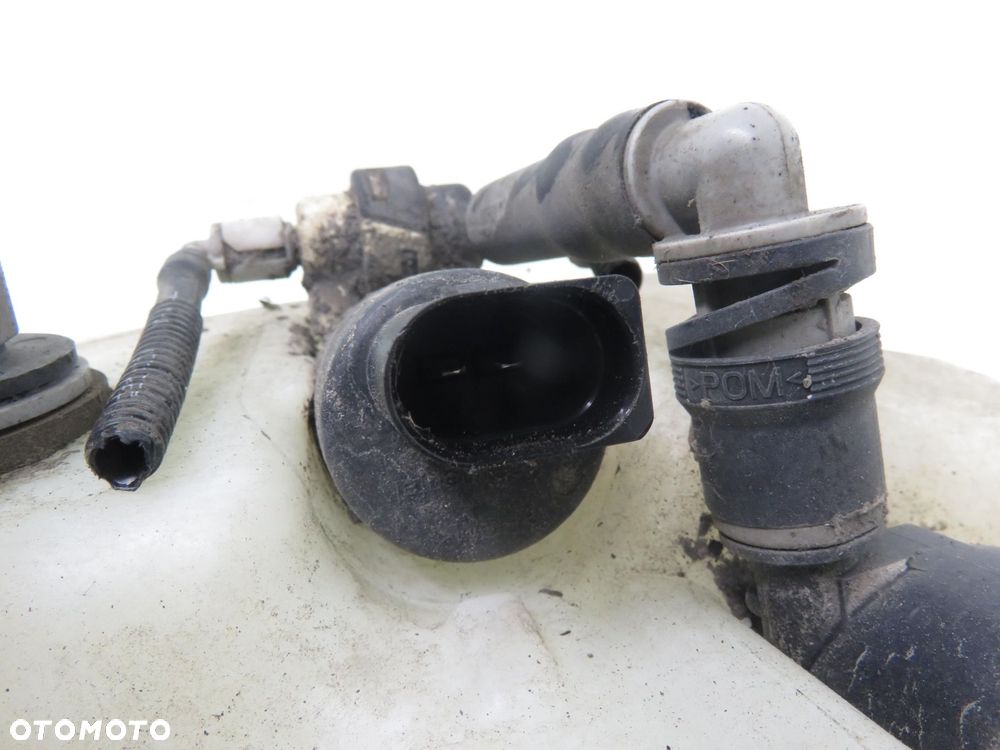 ZBIORNICZEK SPRYSKIWACZY FORD KUGA II CV4413K175AE CJ5417664AA - 3