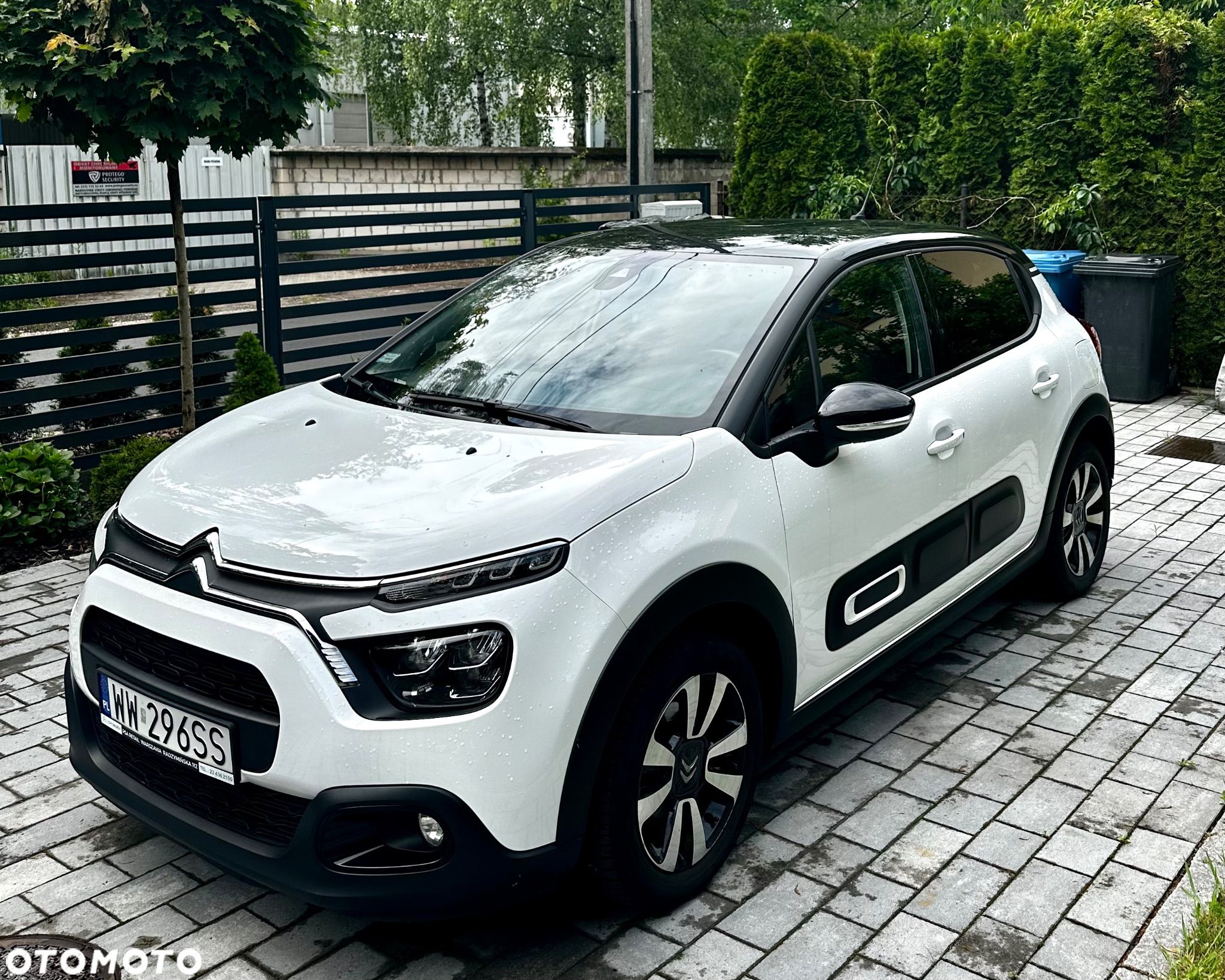Citroën C3 1.2 PureTech Shine EAT6 - 1