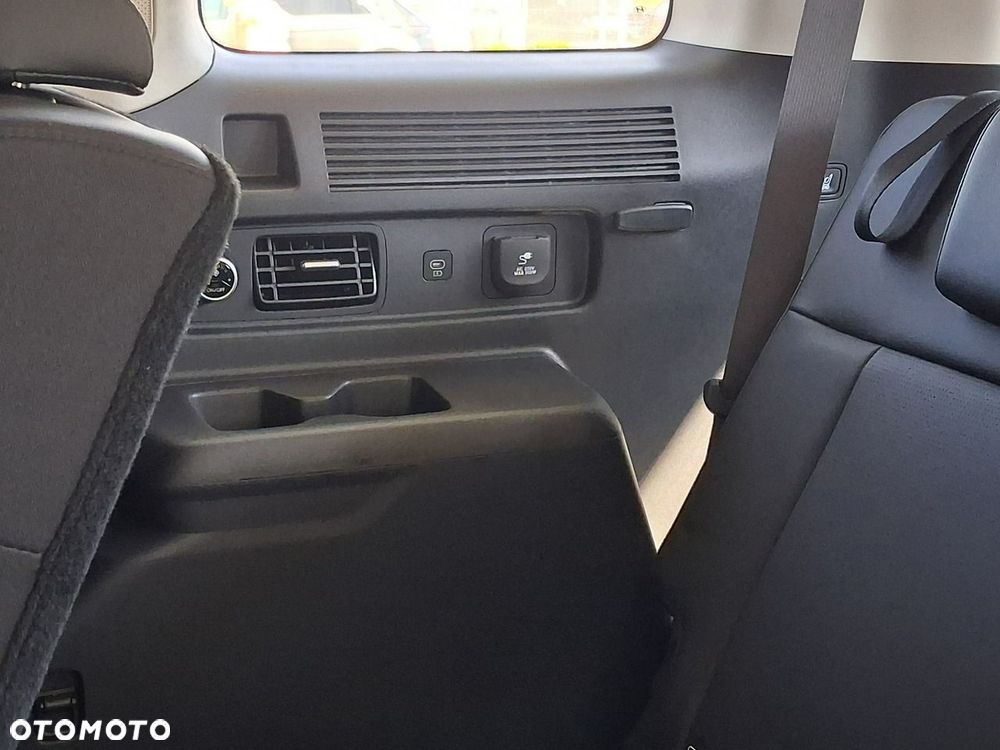 Hyundai Santa Fe - 32