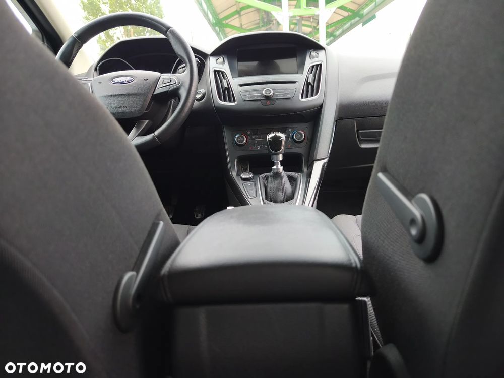 Ford Focus 1.5 EcoBoost Titanium - 19