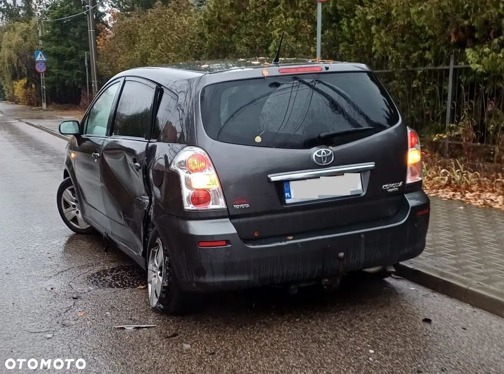 Toyota Corolla Verso - 4