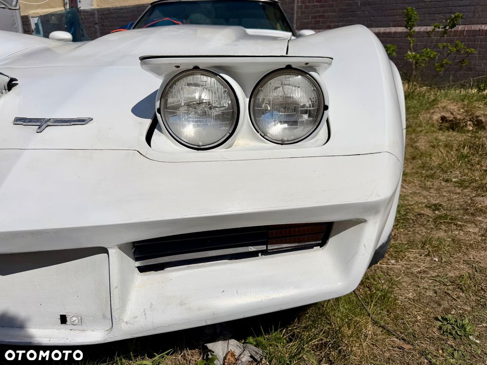 Chevrolet Corvette - 19