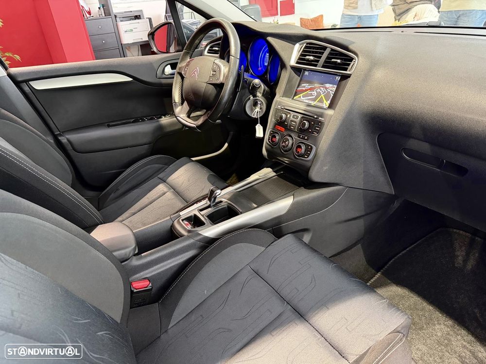 Citroën C4 e-HDi 115 ETG6 Tendance - 12