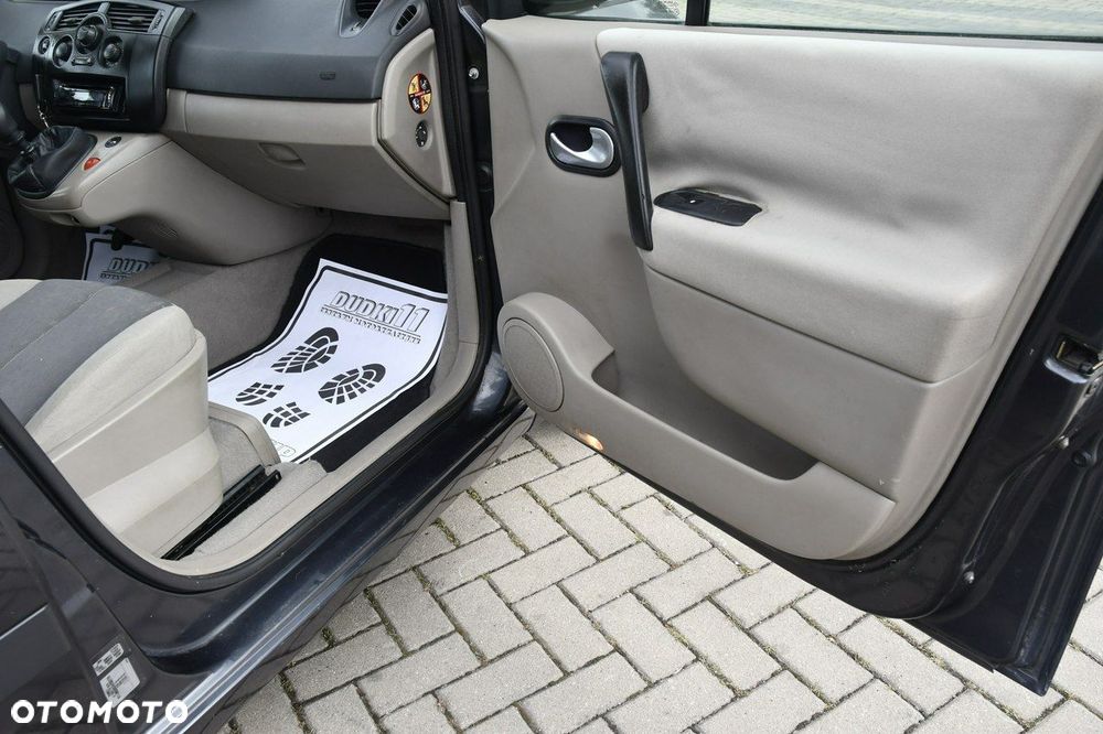 Renault Grand Scenic - 26