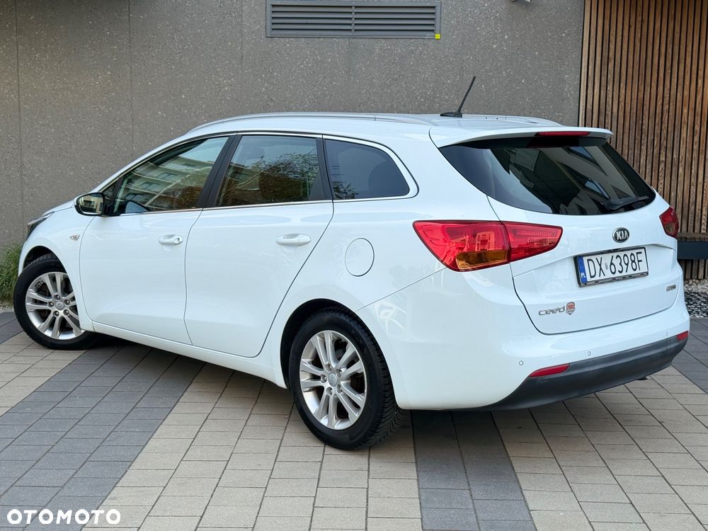 Kia Ceed - 4