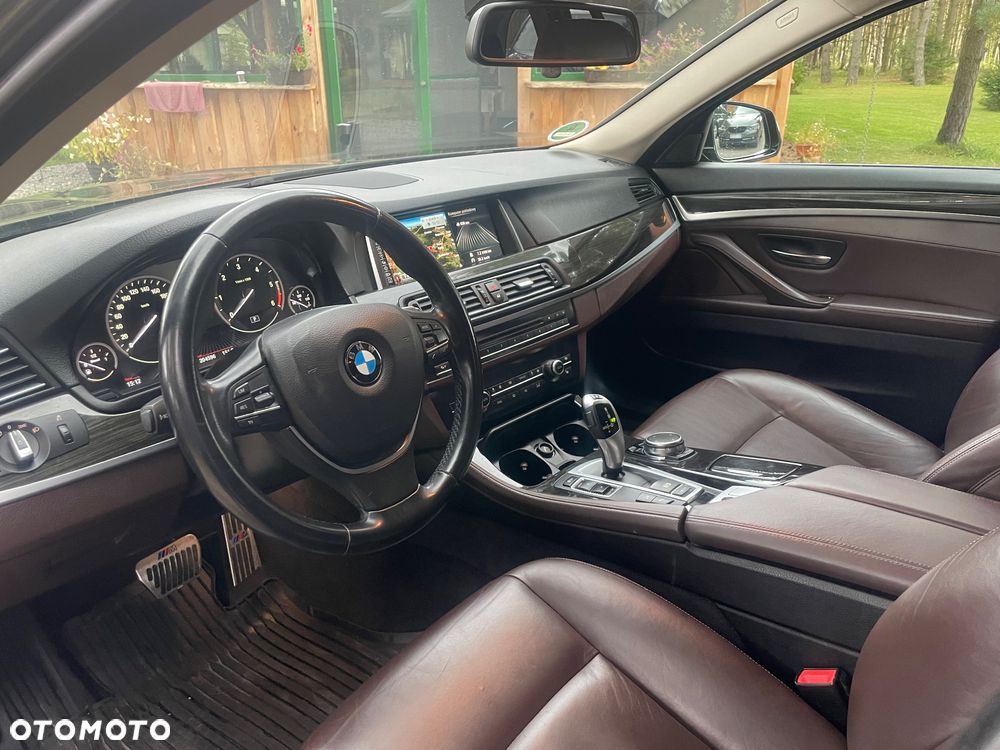 BMW Seria 5 520d xDrive Luxury Line - 11
