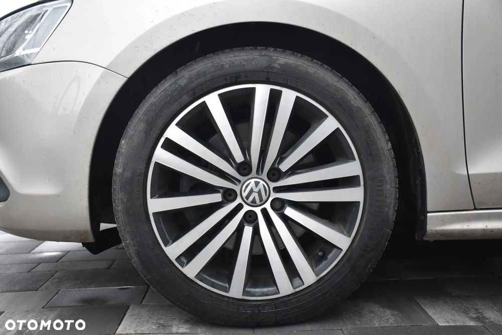 Volkswagen Jetta - 6