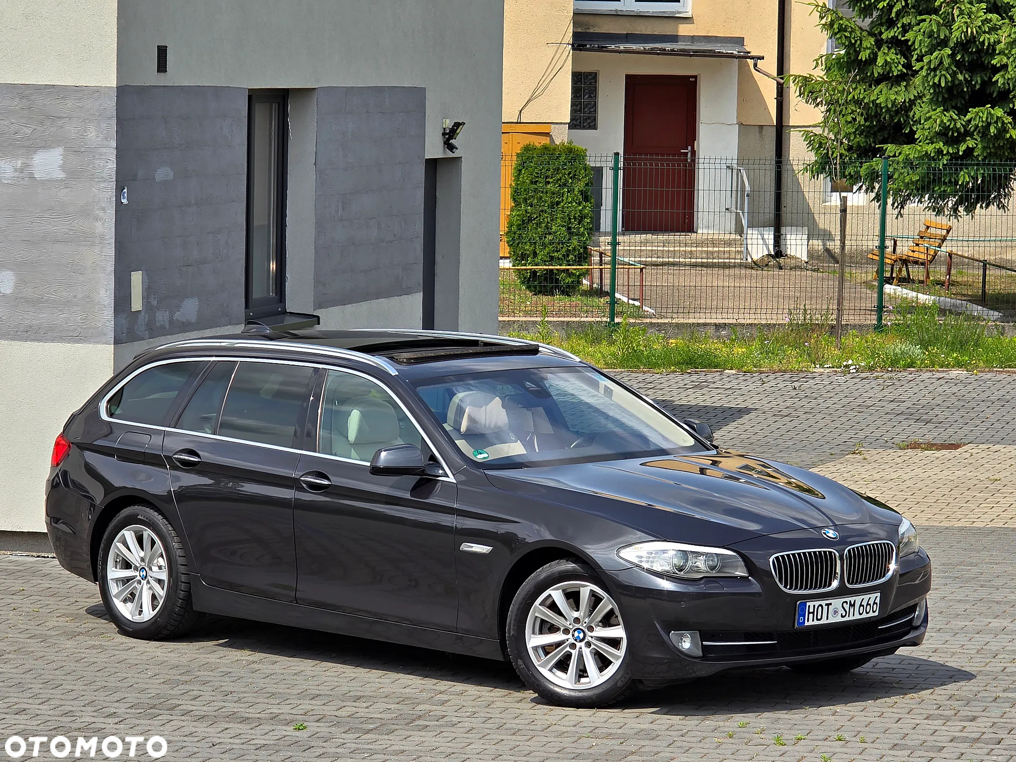 BMW Seria 5 520d Touring Luxury Line - 11