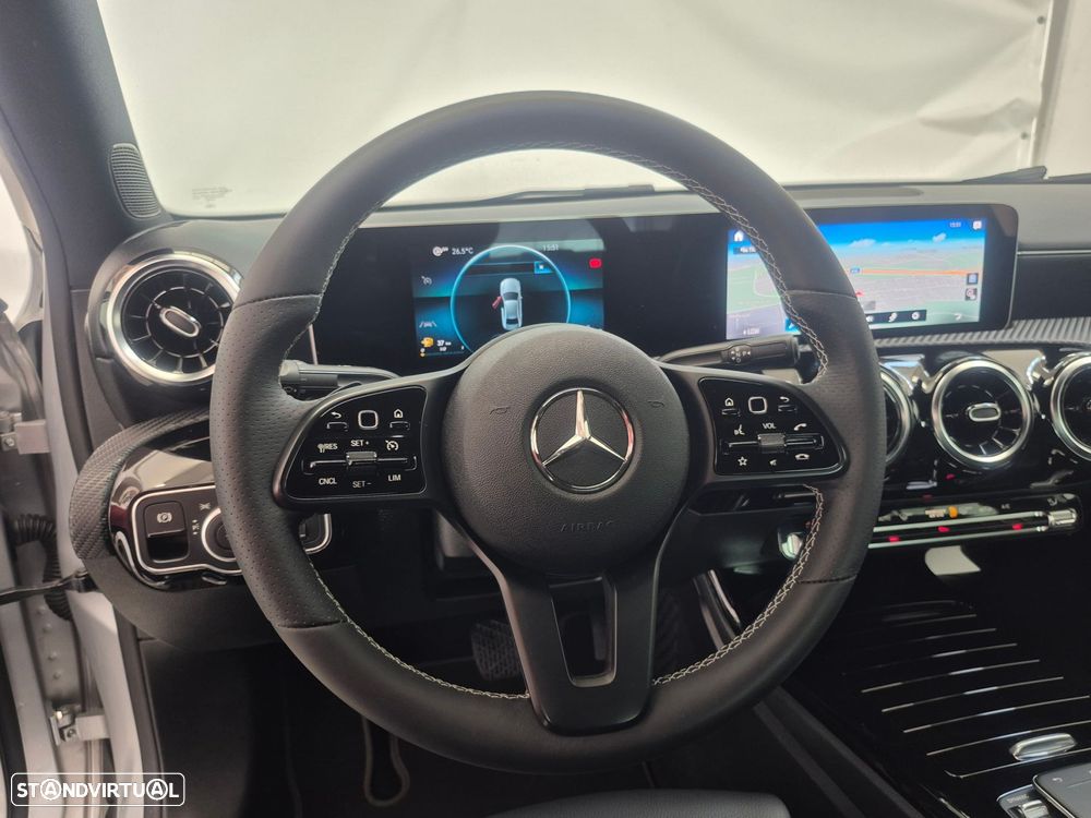 Mercedes-Benz A 180 Limousine d Progressive Aut. - 14