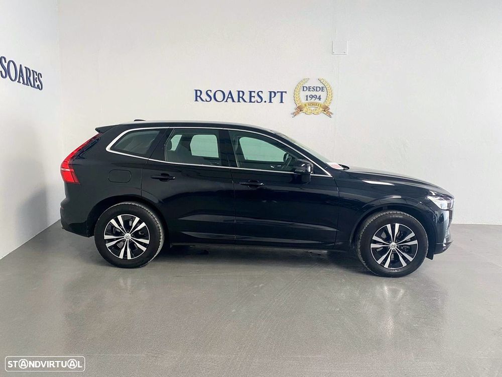 Volvo XC 60 2.0 B4 Momentum Plus - 3