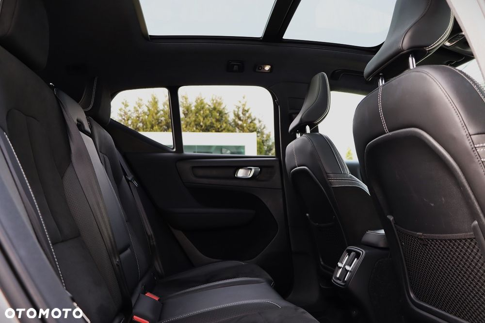 Volvo XC 40 D4 AWD R-Design - 22