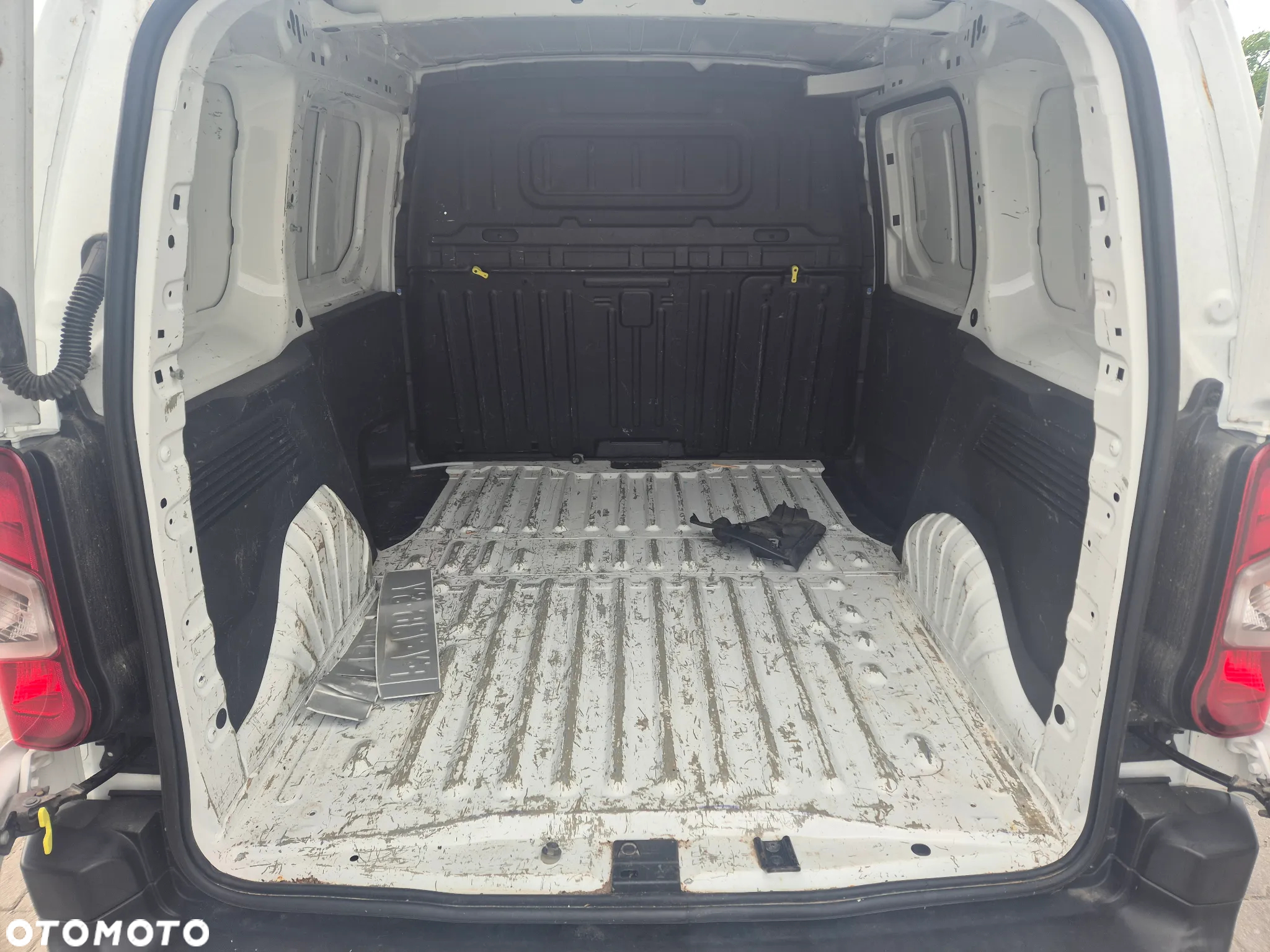 Citroën BERLINGO - 11