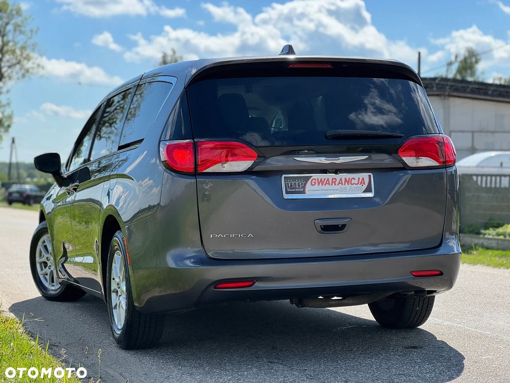 Chrysler Pacifica - 19