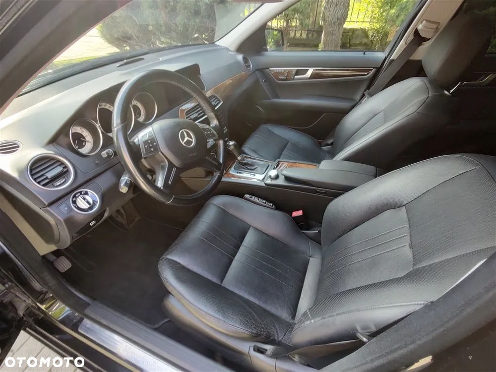 Mercedes-Benz Klasa C 350 CDI BlueEff Avantgarde 4-Matic - 36