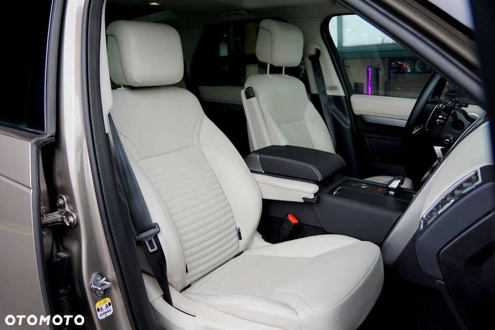 Land Rover Discovery 3.0 D250 mHEV Dynamic SE - 24