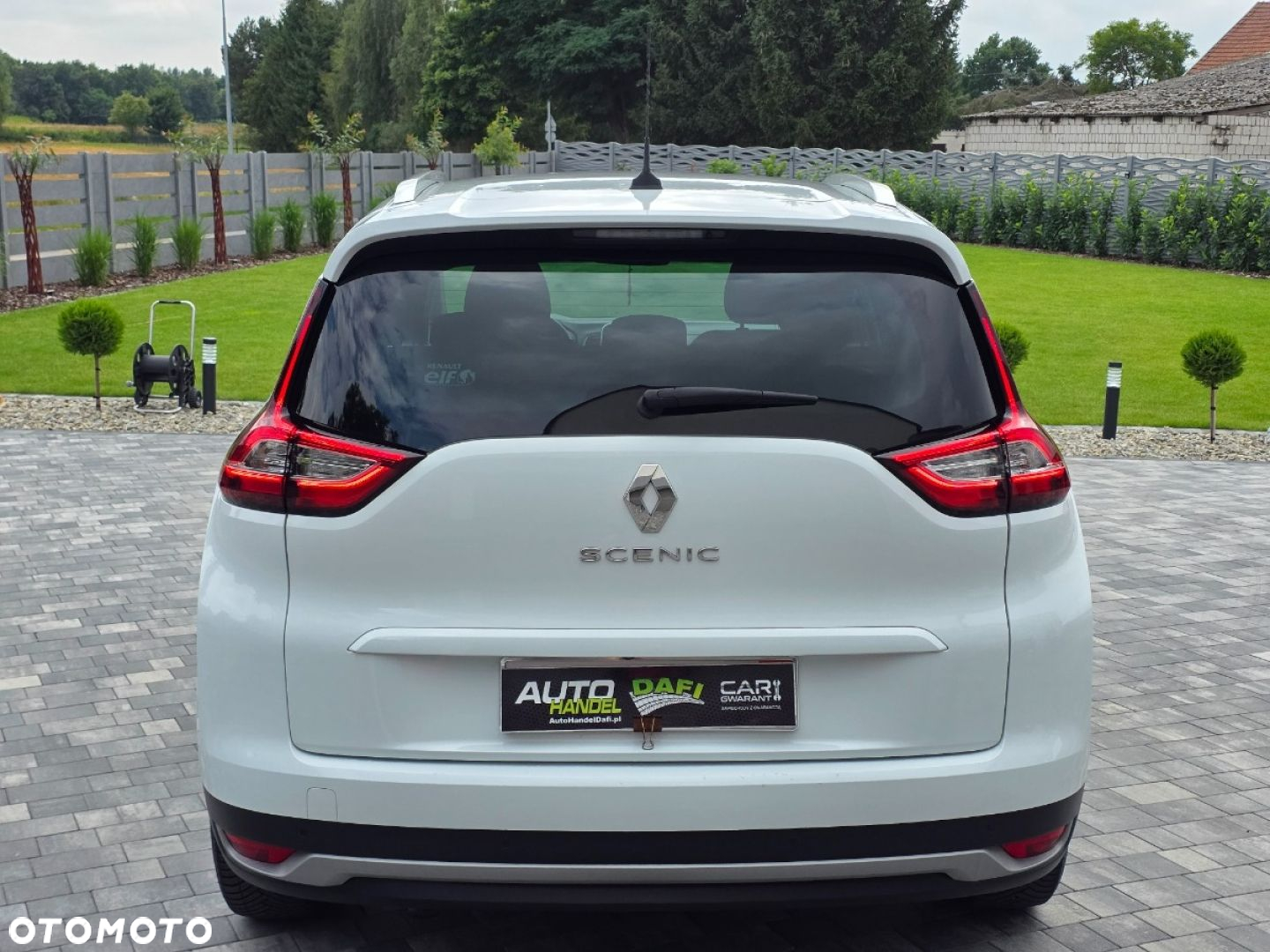 Renault Grand Scenic - 31