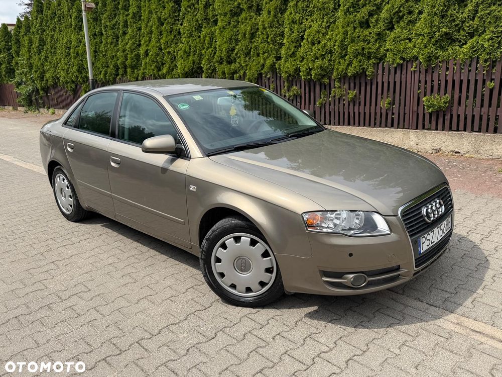 Audi A4 Limousine - 1