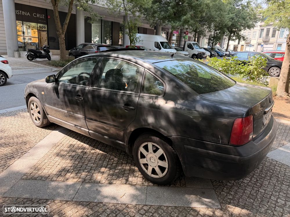 VW Passat 1.9 TDi Confl. Top Aut. - 3