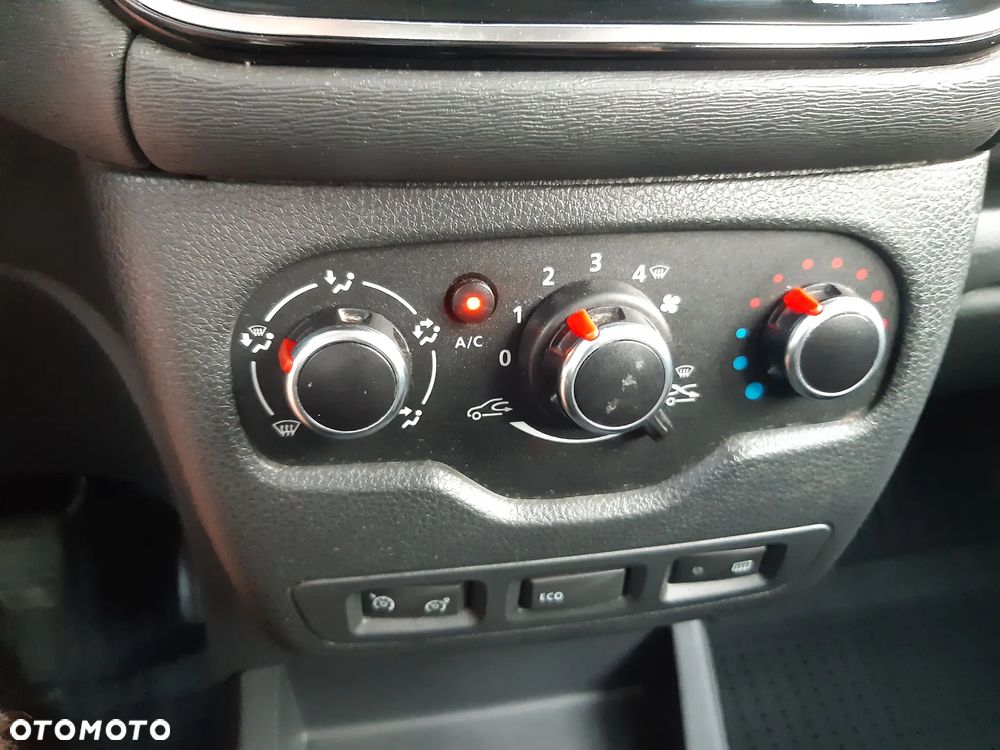 Dacia Dokker 1.6 SCe Stepway - 29