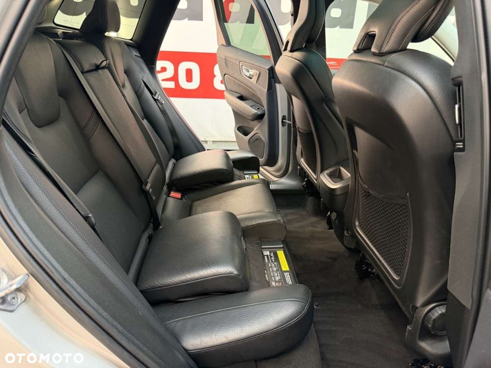 Volvo XC 60 - 36