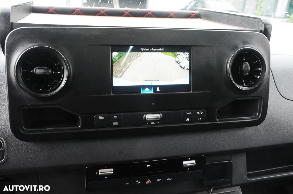 Mercedes-Benz Sprinter - 14