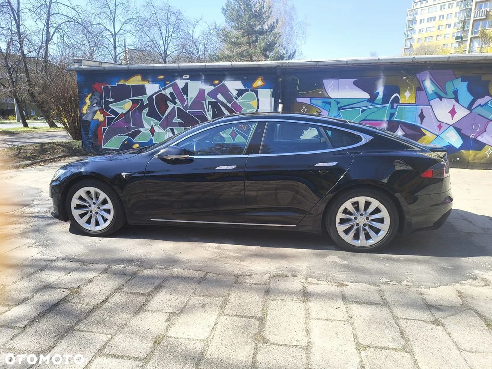 Tesla Model S - 19