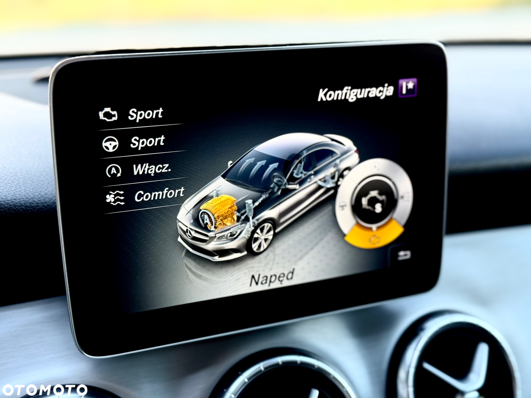 Mercedes-Benz CLA 200 7G-DCT AMG Line - 39