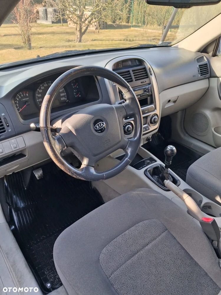 Kia Cerato 1.6 LX - 3