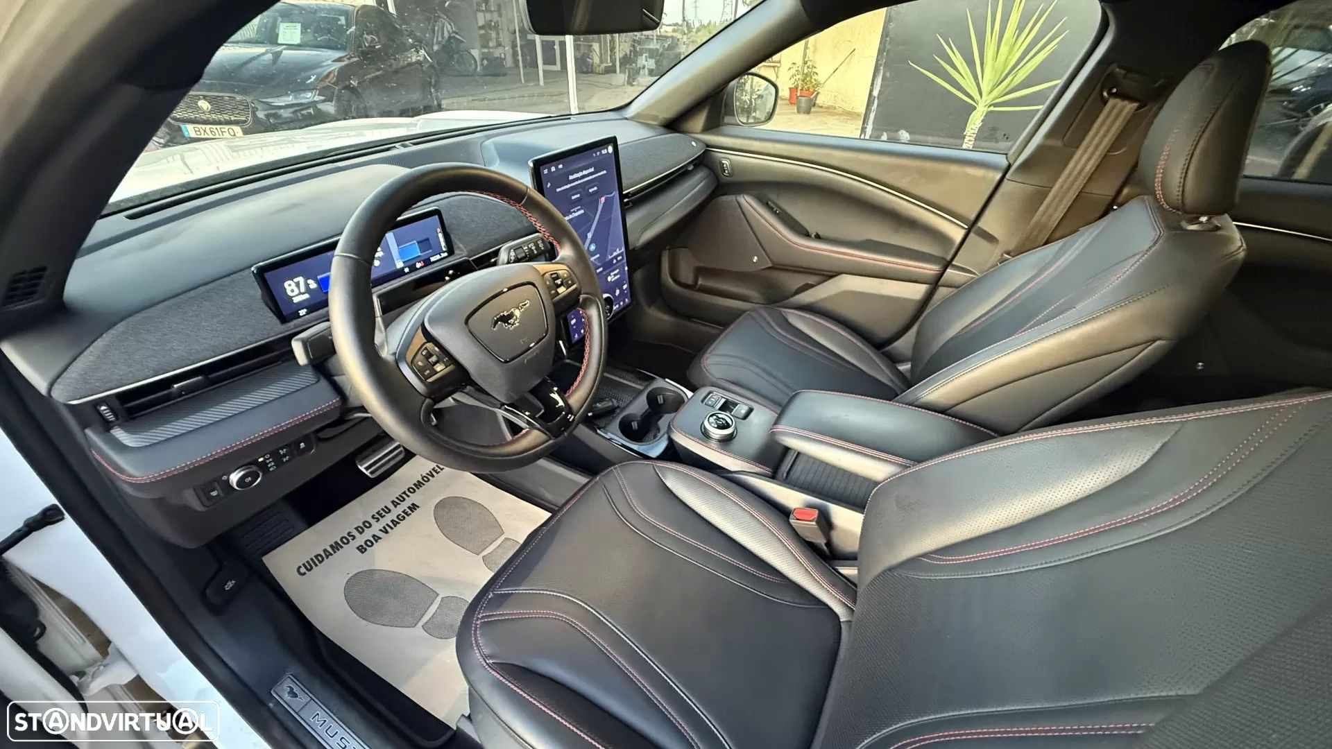 Ford Mustang Mach-E Premium AWD - 34