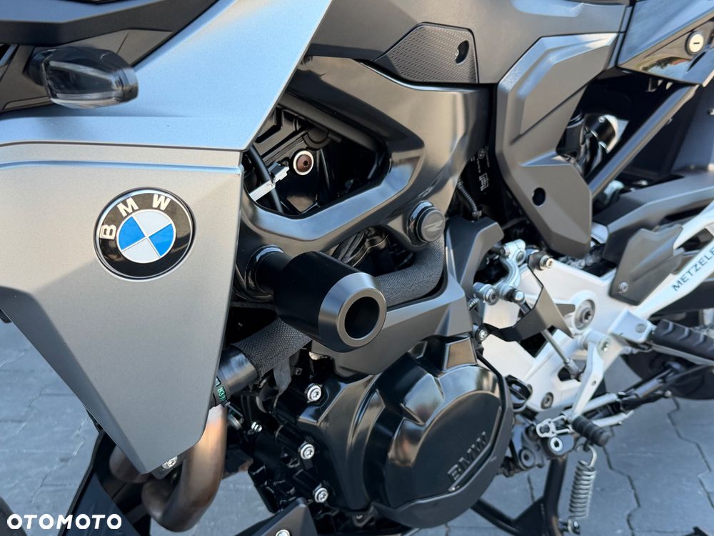 BMW F - 35