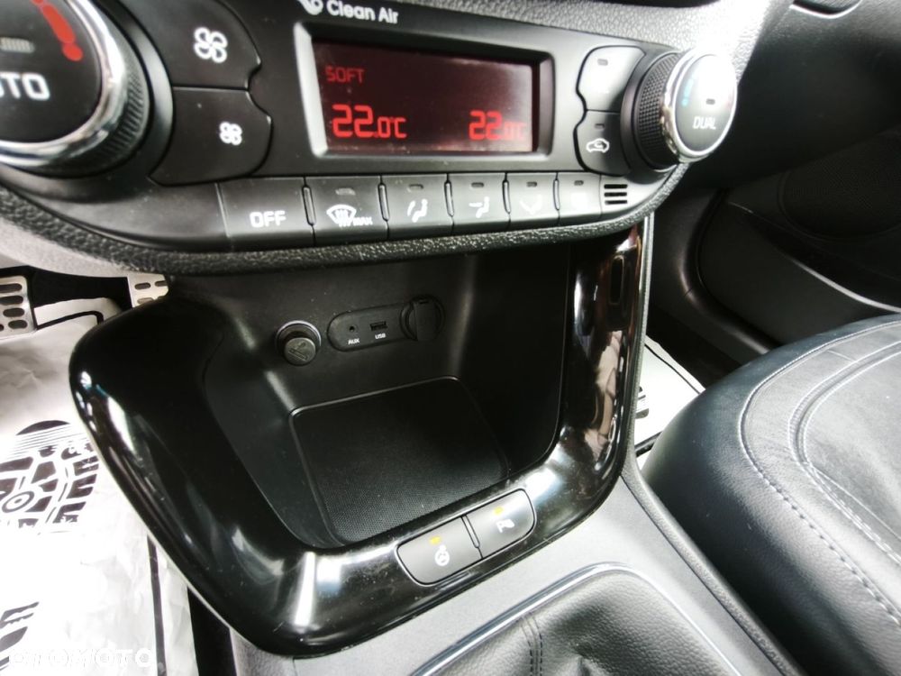 Kia Ceed - 12