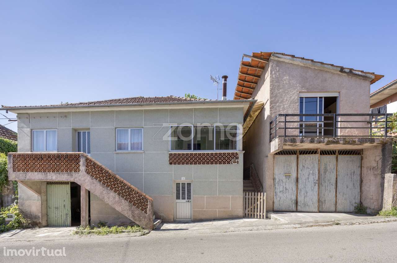 2 Moradias || Tipologia T3 e T1 || Entradas Independentes || Alb. Doze - Grande imagem: 3/60