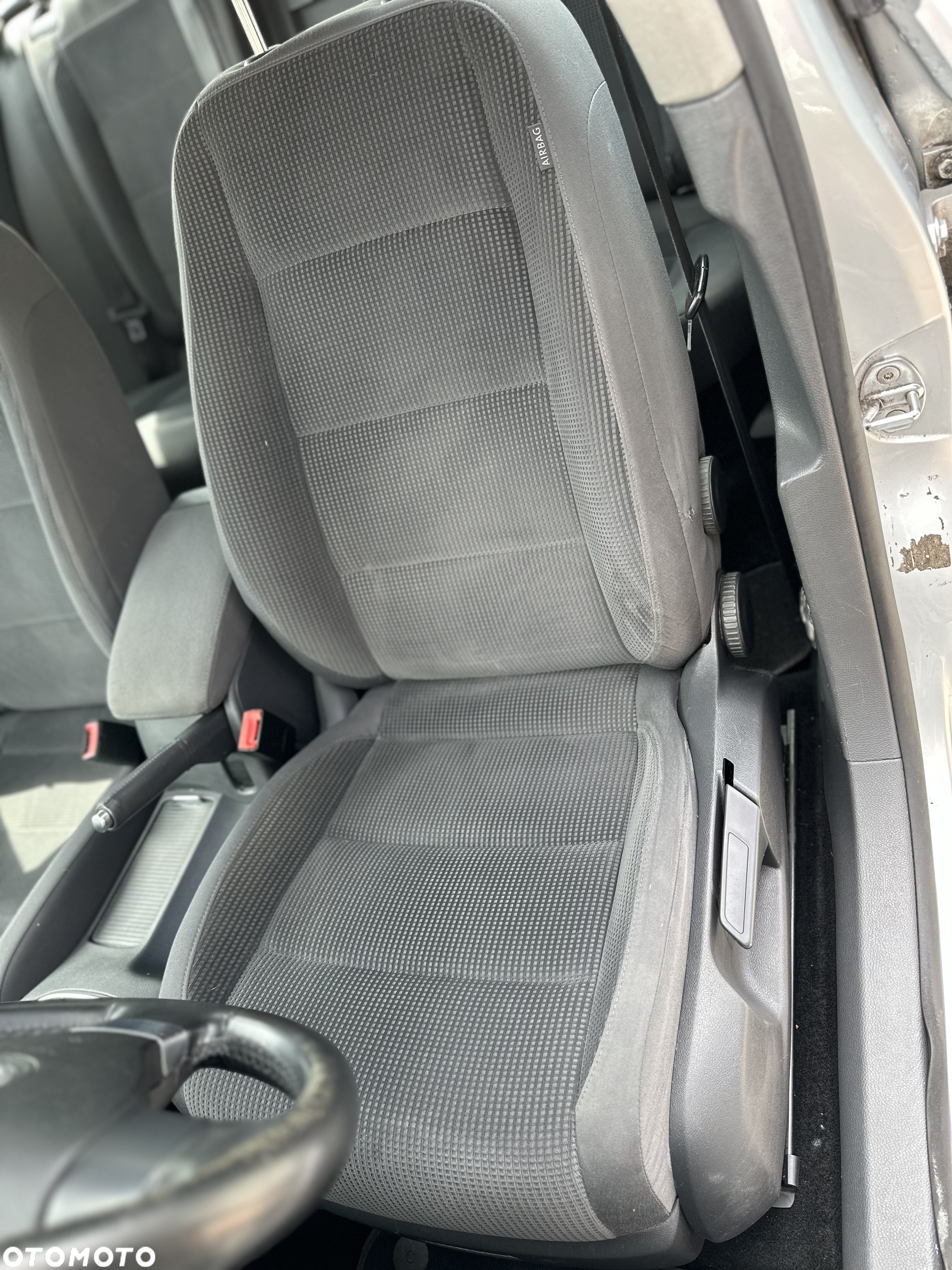 Volkswagen Golf 1.9 TDI DPF Edition BlueMotion - 13