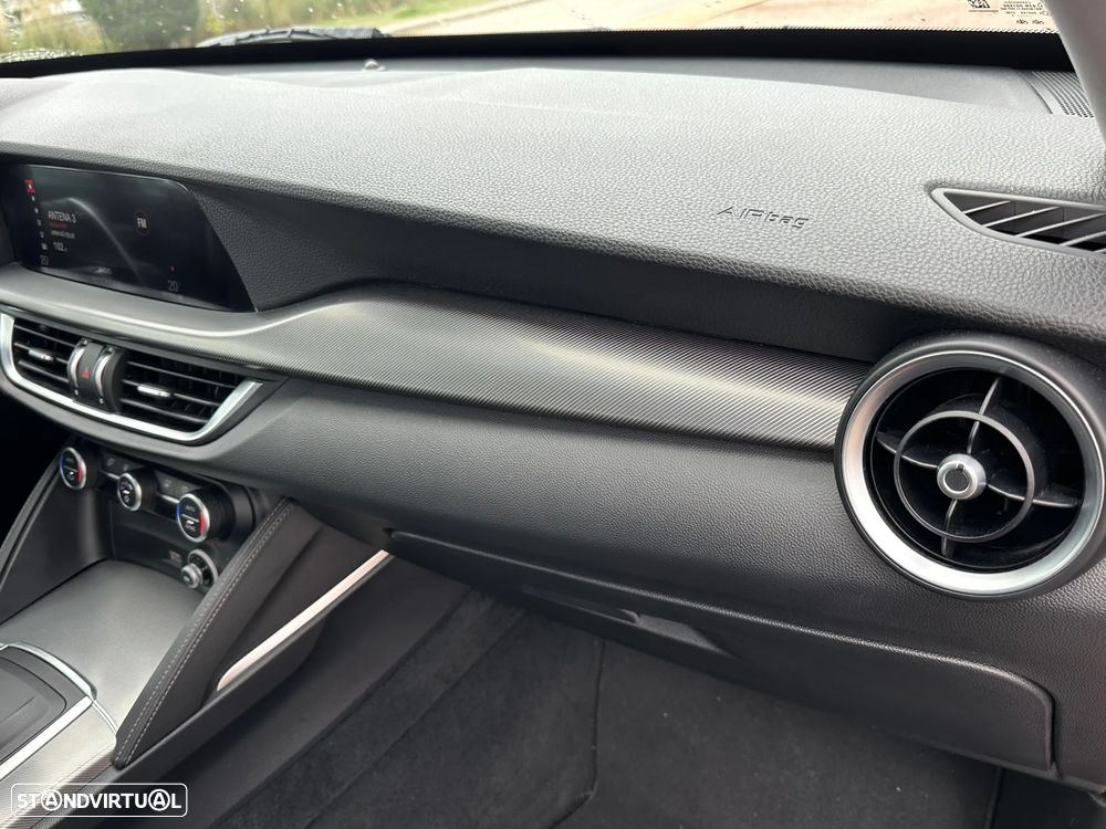 Alfa Romeo Stelvio 2.2 D Super AT8 - 34