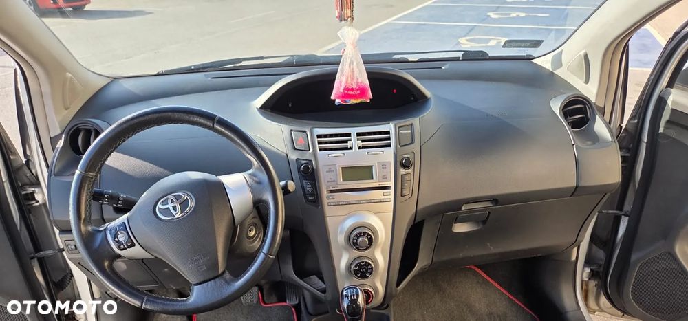 Toyota Yaris 1.4 D-4D Sol - 16