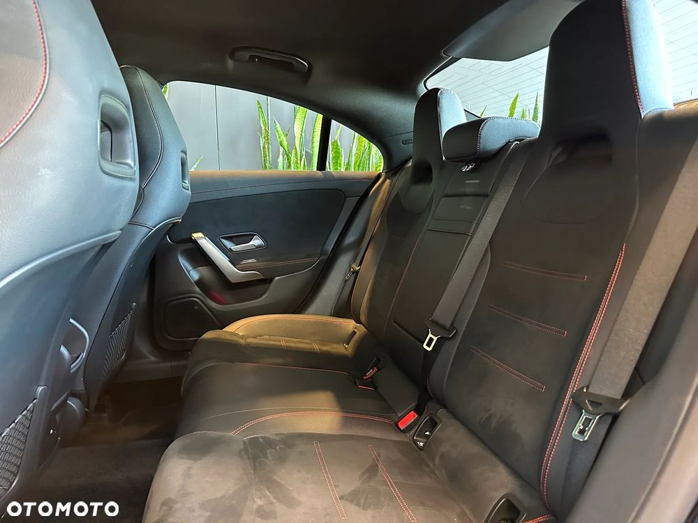 Mercedes-Benz CLA 200 mHEV AMG Line 7G-DCT - 14