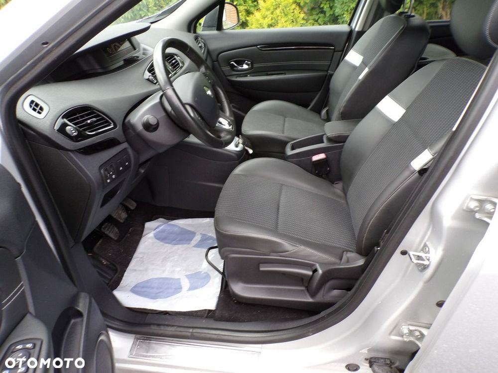 Renault Grand Scenic - 25