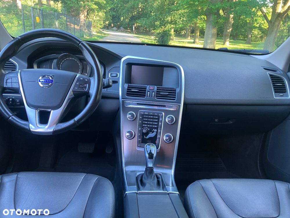 Volvo XC 60 T5 AWD Drive-E R-Design Momentum - 14
