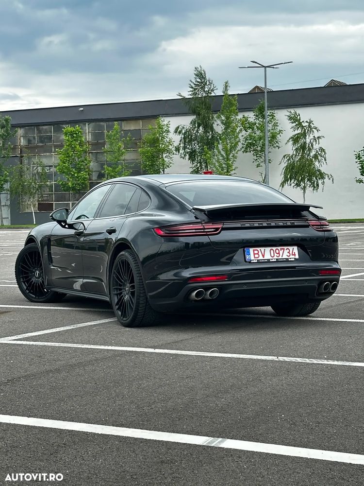 Porsche Panamera - 3