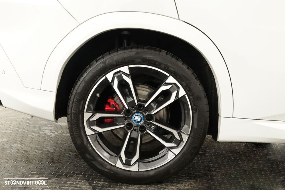 BMW iX2 eDrive20 Pack Desportivo M - 5