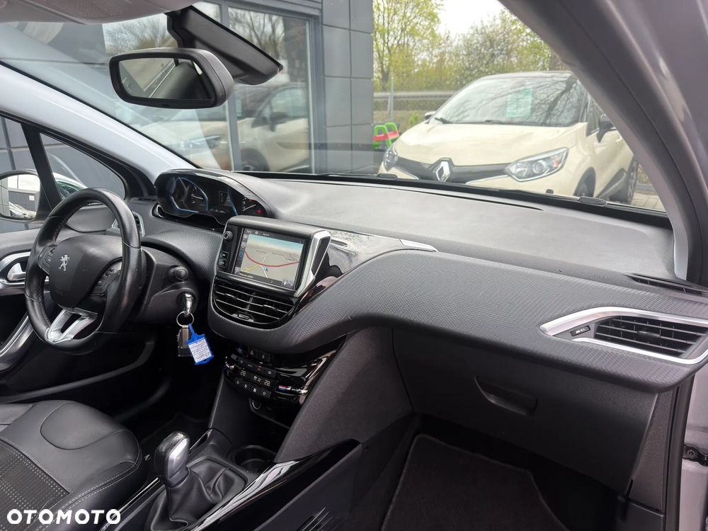 Peugeot 2008 1.2 Pure Tech GPF Allure S&S - 9
