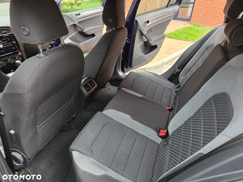Volkswagen Golf 1.5 eTSI OPF DSG R-Line - 22