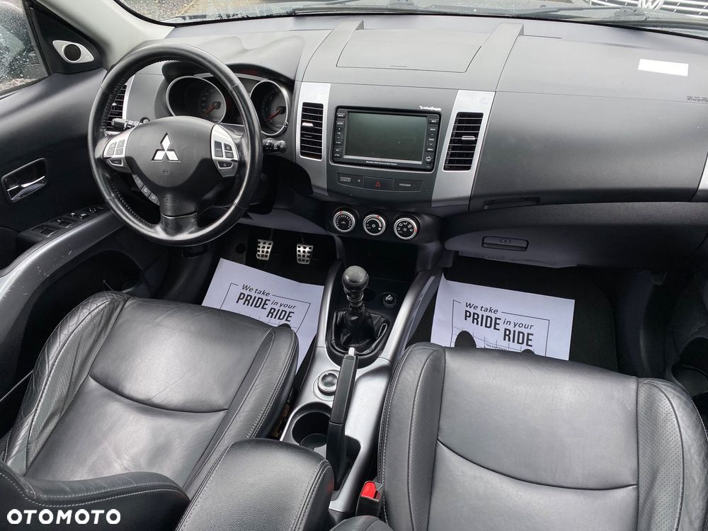 Mitsubishi Outlander 2.0 DID Instyle NAVI - 9