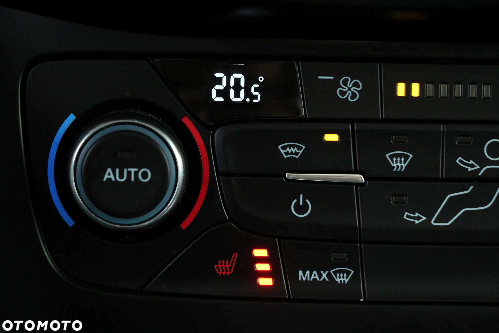 Ford Tourneo Connect 1.5 EcoBlue Titanium - 28