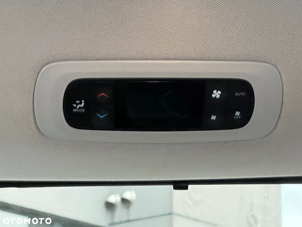 Chrysler Pacifica - 36