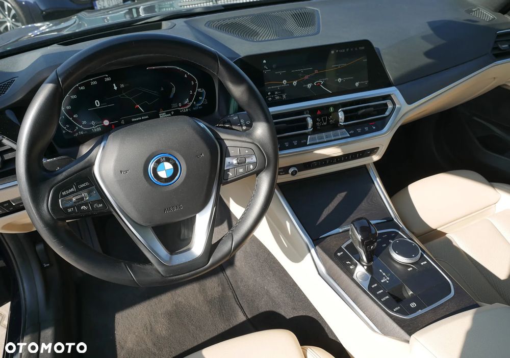 BMW Seria 3 320e Sport Line - 14