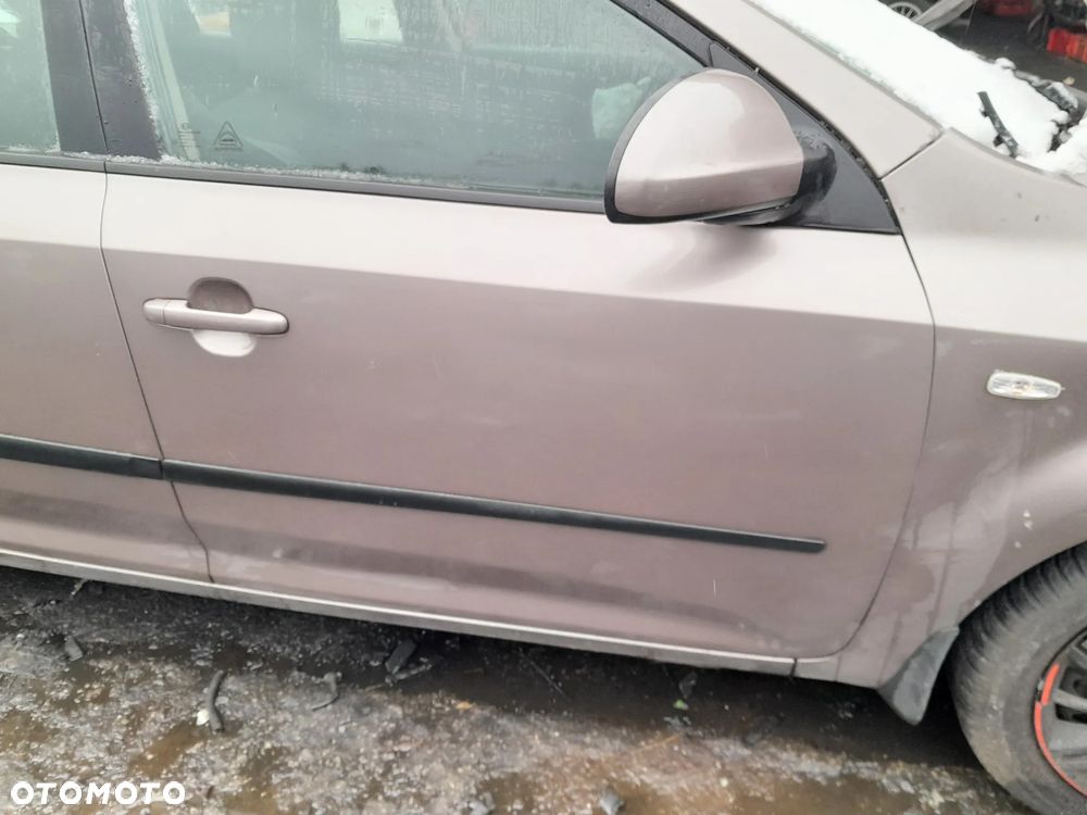 Drzwi przednie prawe KIA Ceed I 06-12r. 8Q - 2