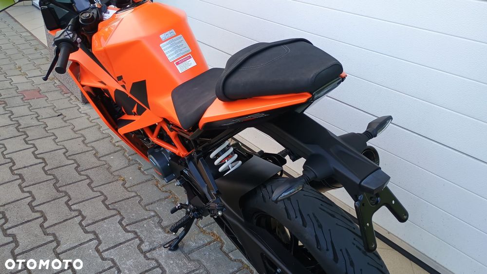 KTM RC 125 - 18